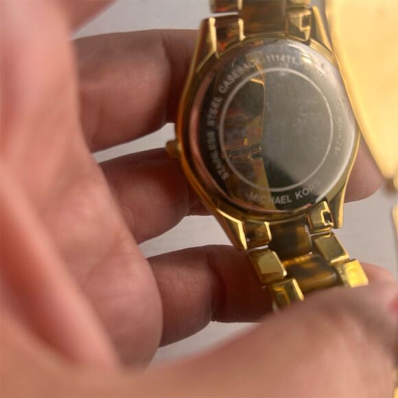 Michael Kors Women's Gold-Tone Tortoise Dial Luxury Watch - Picture 6 of 6